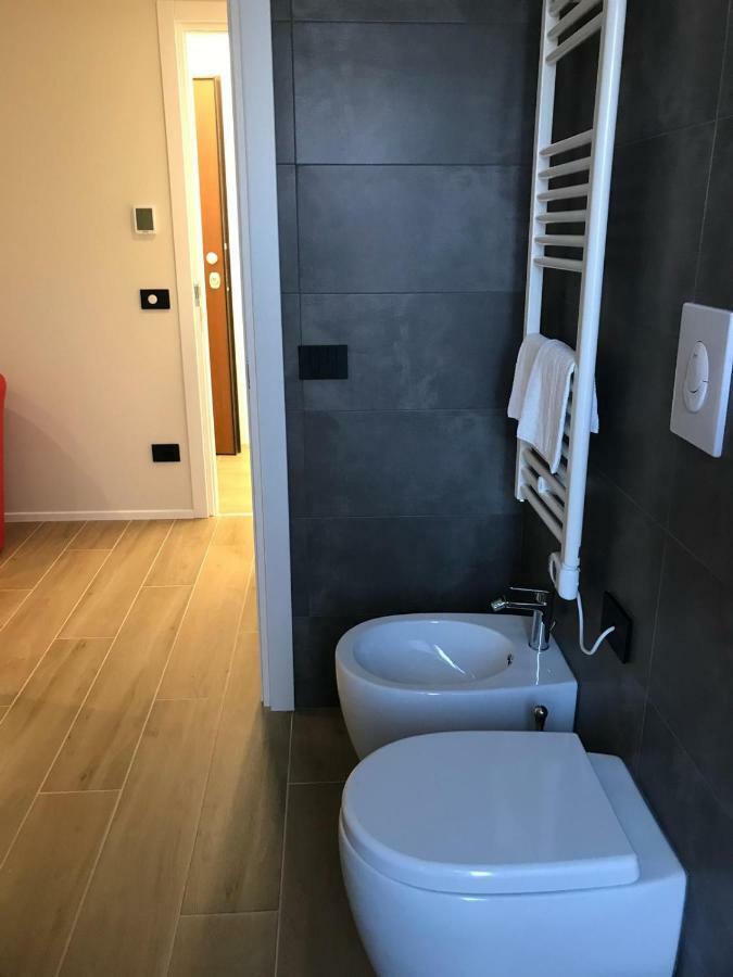 Roma Rooms Анкона Екстериор снимка