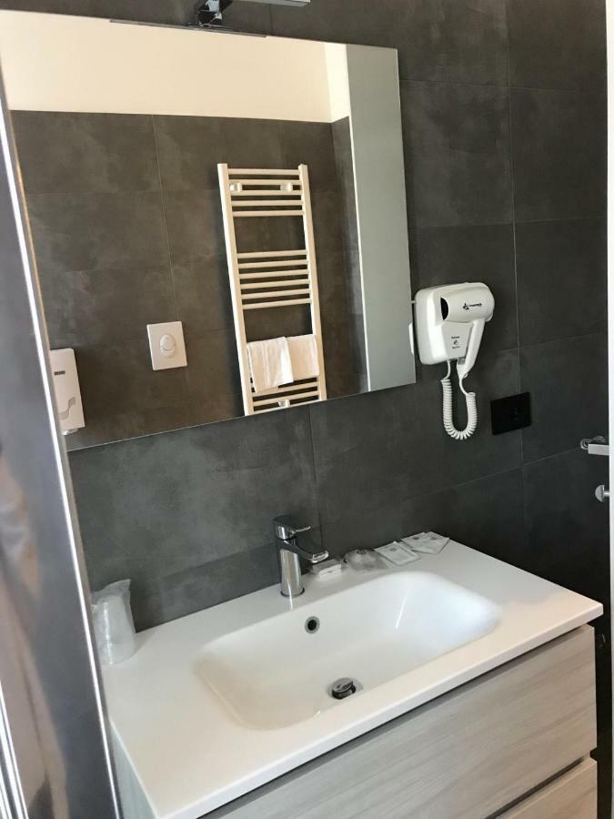 Roma Rooms Анкона Екстериор снимка