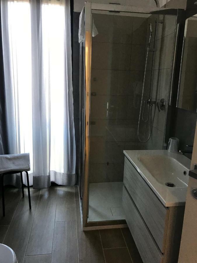 Roma Rooms Анкона Екстериор снимка