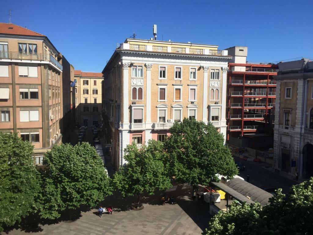 Roma Rooms Анкона Екстериор снимка