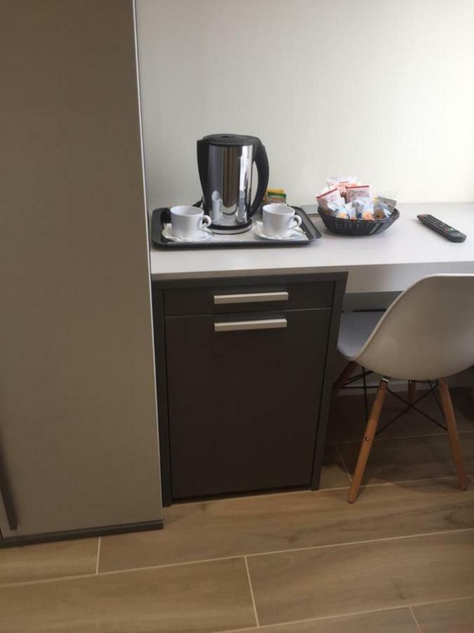 Roma Rooms Анкона Екстериор снимка