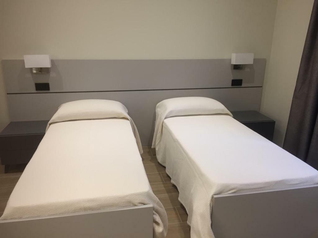 Roma Rooms Анкона Екстериор снимка